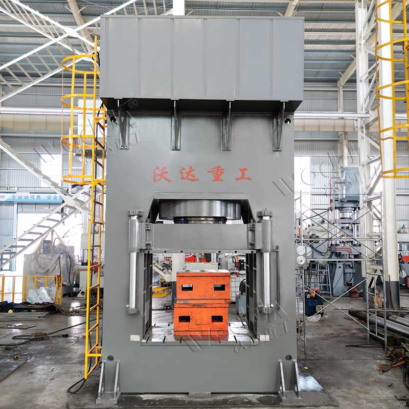 1800吨框架式液压机 1800吨框架式液压机