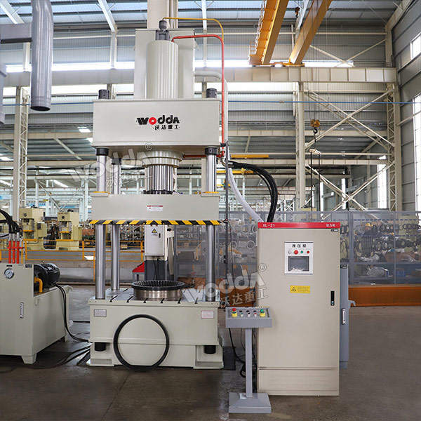 250吨四柱液压机 250吨四柱液压机