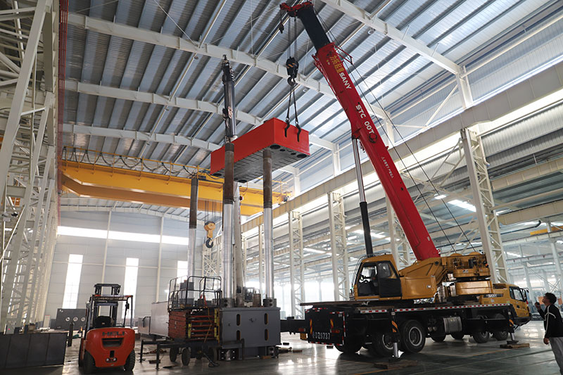 2500吨四柱液压机 2500吨四柱液压机