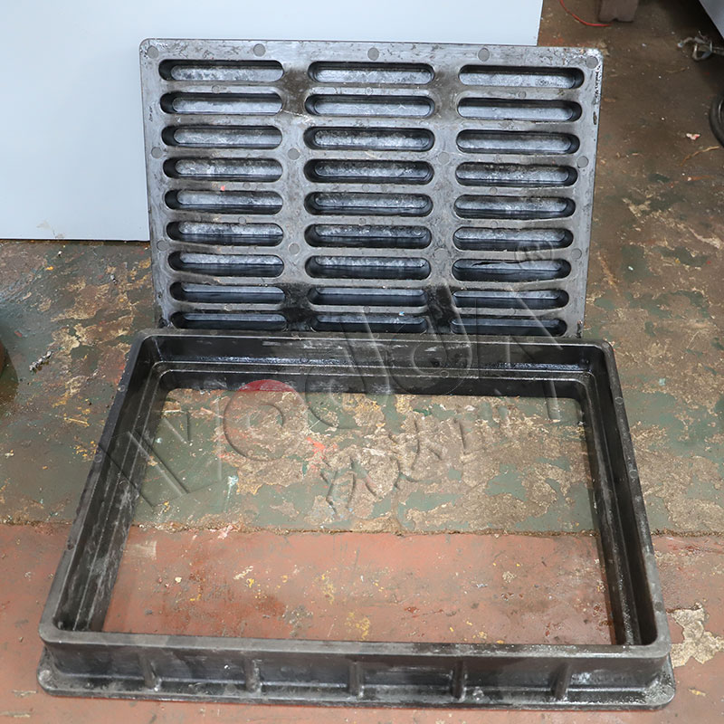 315吨井盖热压成型液压机 315吨井盖热压成型液压机