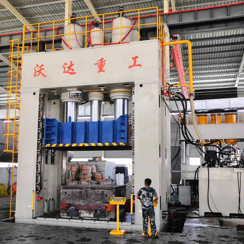 2000吨压力机 2000吨压力机