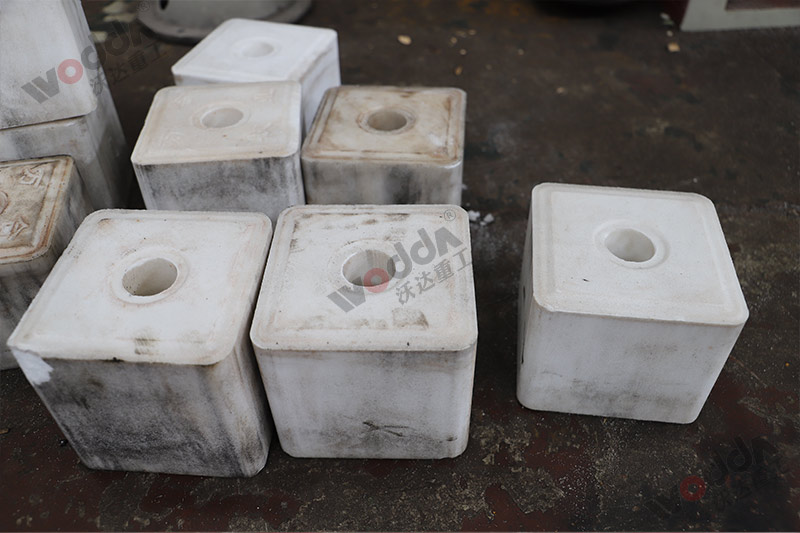 山东牛羊舔砖液压机厂家哪家好? 山东牛羊舔砖液压机厂家哪家好?