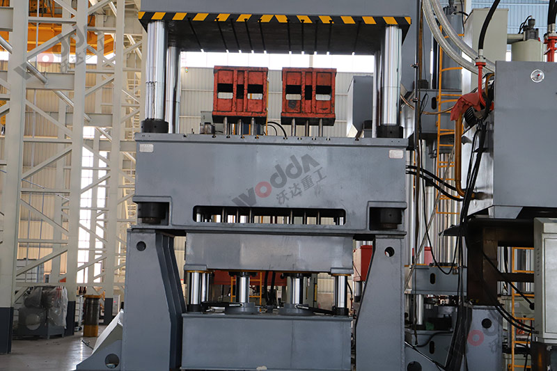 多杆顶出带液压垫 多杆顶出带液压垫