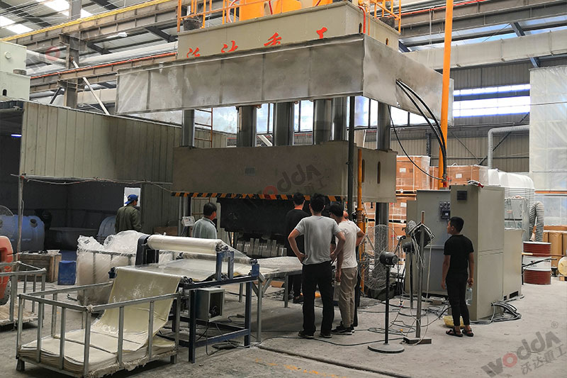 生产2立方玻璃钢化粪池设备_2000吨四柱液压机_液压机厂家 生产2立方玻璃钢化粪池设备_2000吨四柱液压机_液压机厂家