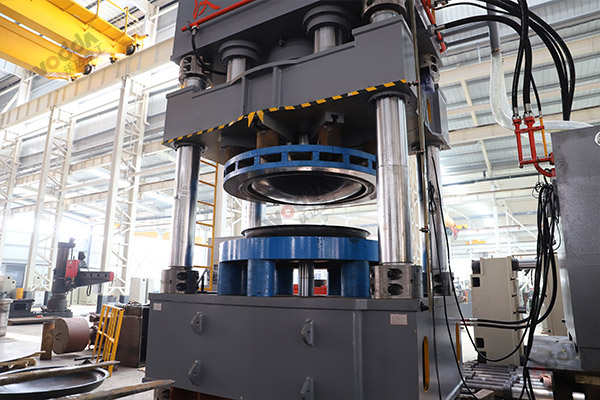 封头拉伸液压机_3000吨四柱液压机_液压机厂家 封头拉伸液压机_3000吨四柱液压机_液压机厂家