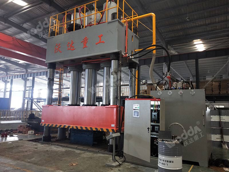 2000吨SMC汽车导流罩成型液压机 2000吨SMC汽车导流罩成型液压机