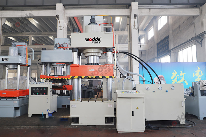 500吨三梁四柱液压机 500吨三梁四柱液压机