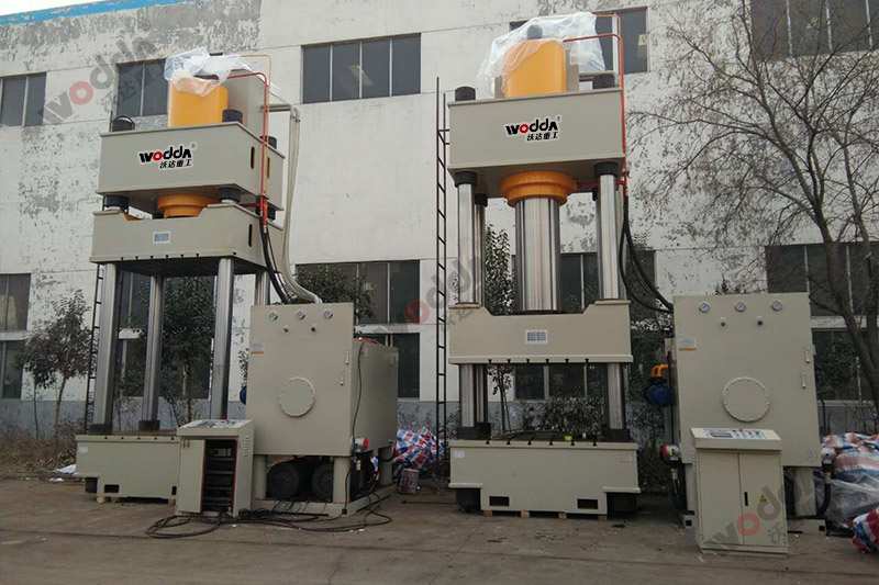 1000吨三梁四柱液压机 1000吨三梁四柱液压机