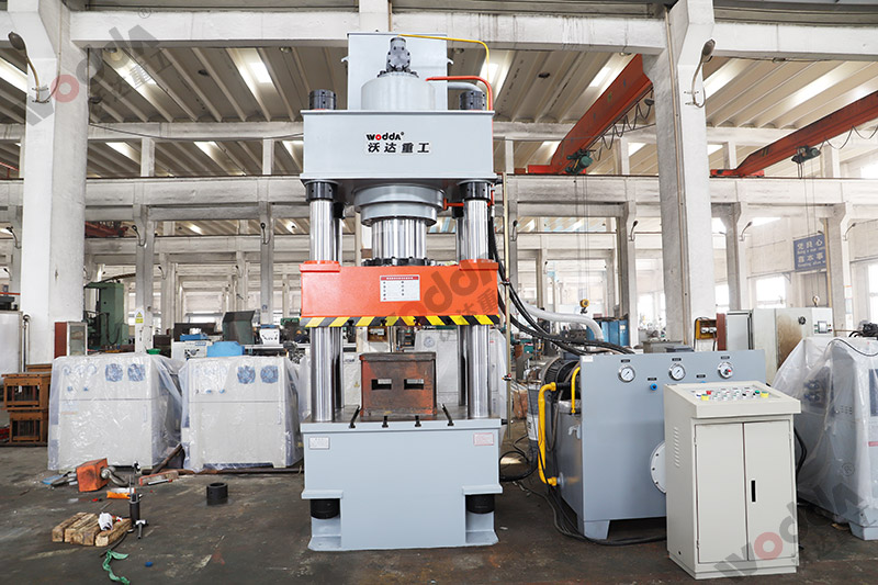 500吨三梁四柱液压机 500吨三梁四柱液压机