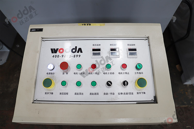 500吨三梁四柱液压机 500吨三梁四柱液压机