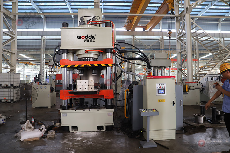 500吨盐砖压块机 500吨盐砖压块机