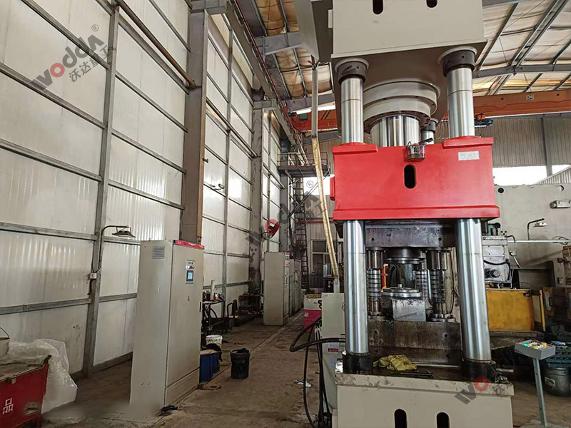 汽车轴承锻造液压机500吨四柱液压机 汽车轴承锻造液压机500吨四柱液压机