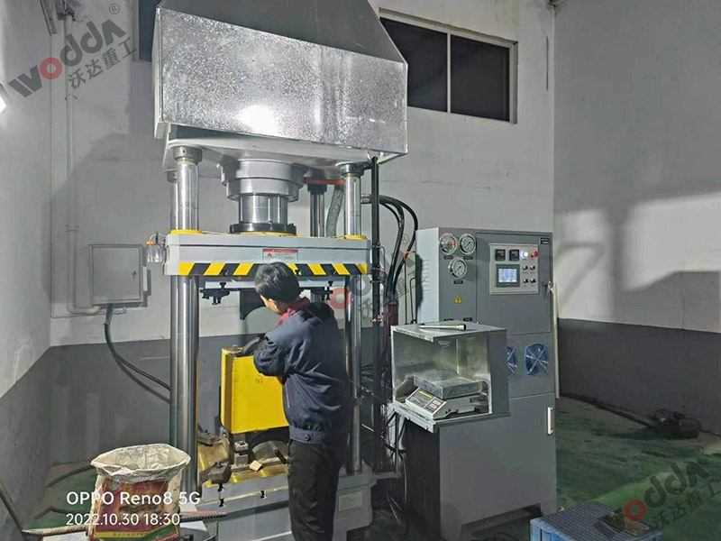 200吨粉末成型液压机 200吨粉末成型液压机