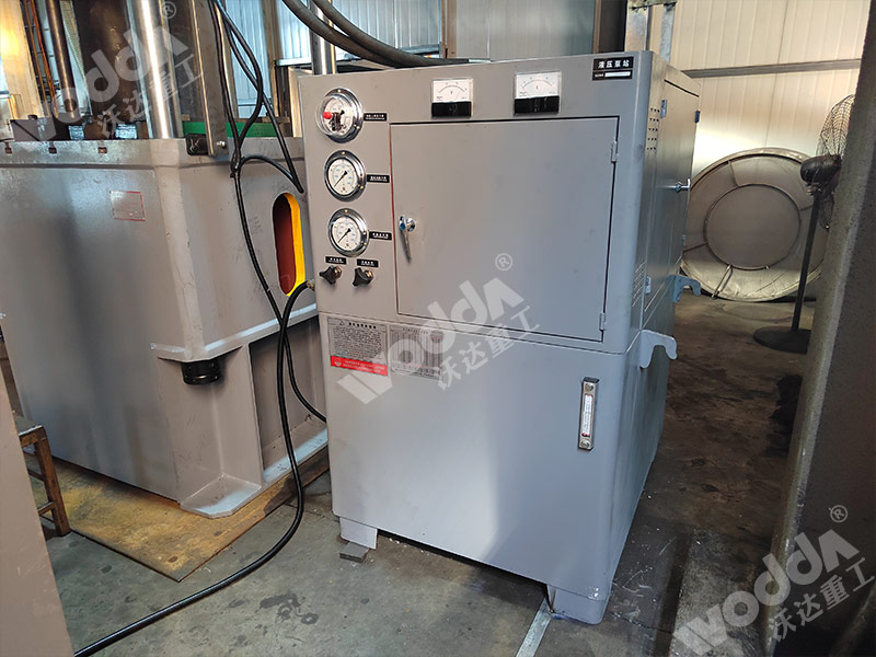 200吨石墨粉末成型液压机 200吨石墨粉末成型液压机