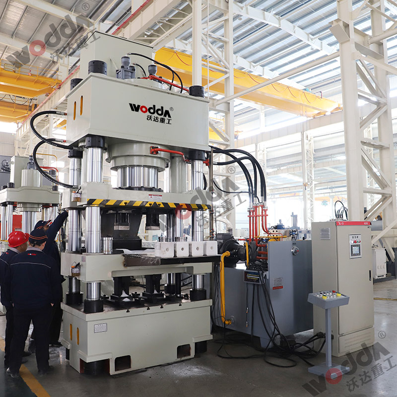 630吨牛羊舔砖液压机 630吨牛羊舔砖液压机