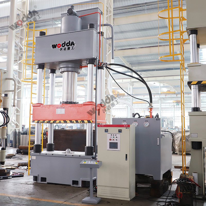 三梁四柱液压机厂家哪家好? 三梁四柱液压机厂家哪家好?