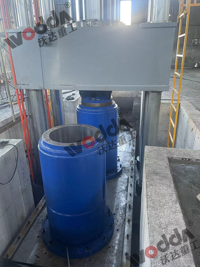 2000吨石墨坩埚液压机模具 2000吨石墨坩埚液压机模具