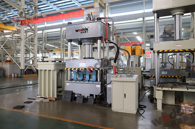 315吨树脂井盖成型液压机 315吨树脂井盖成型液压机