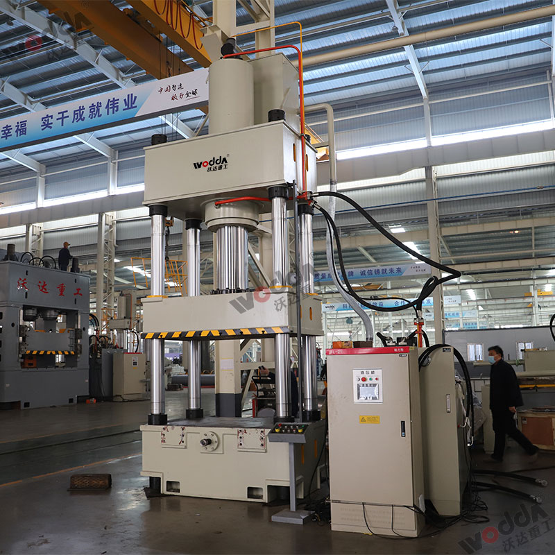 500吨三梁四柱液压机 500吨三梁四柱液压机