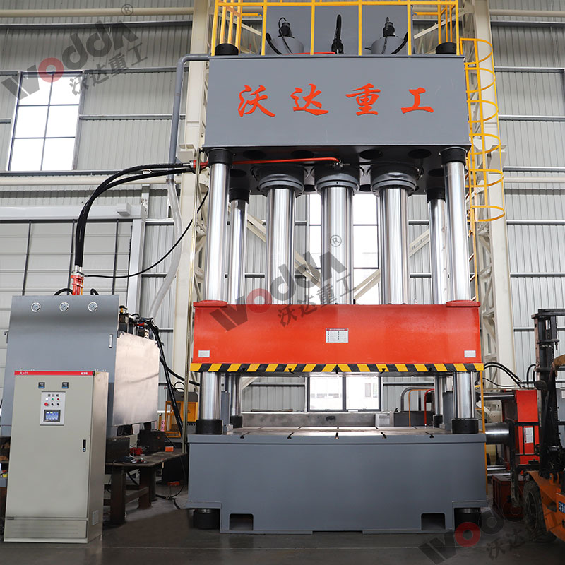 1500吨四柱液压机 1500吨四柱液压机