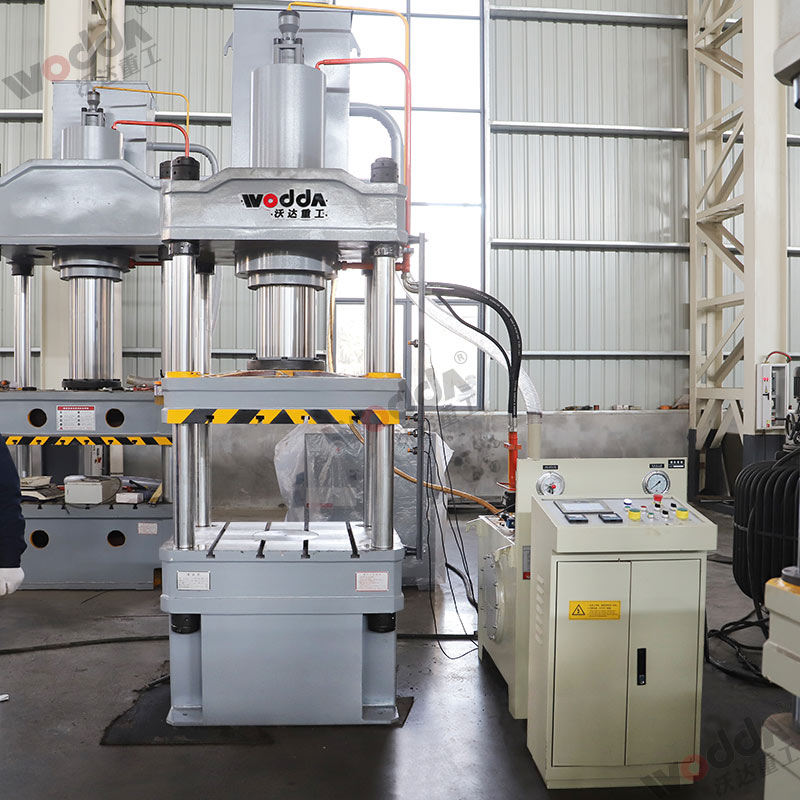 200吨三梁四柱液压机 200吨三梁四柱液压机