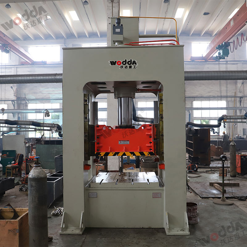 200吨框架式液压机 200吨框架式液压机