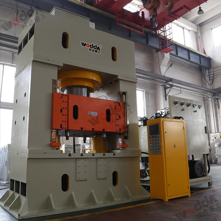 630吨框架式液压机 630吨框架式液压机