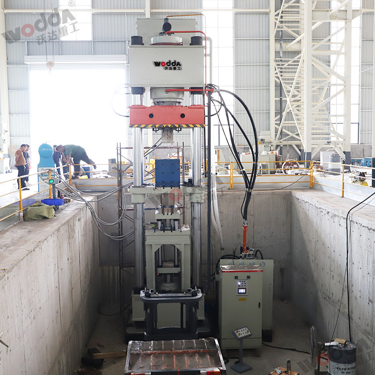 800吨匣钵液压机(图1) 800吨匣钵液压机(图1)