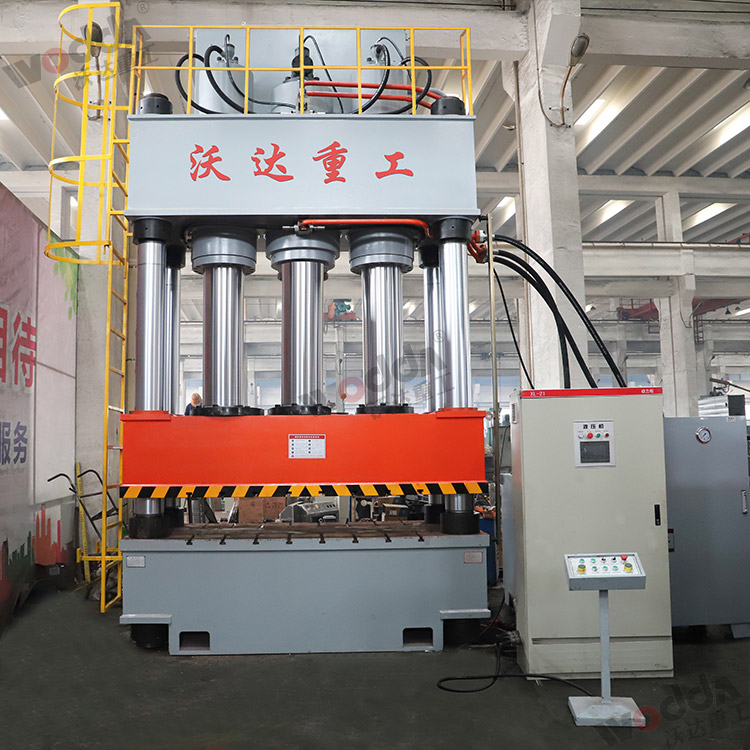 1000吨建筑模板成型液压机.jpg 1000吨建筑模板成型液压机.jpg