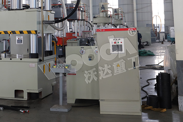 伺服500吨液压机(动力柜) 伺服500吨液压机(动力柜)