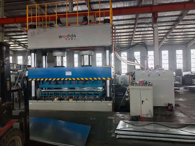 1000吨液压机 1000吨液压机