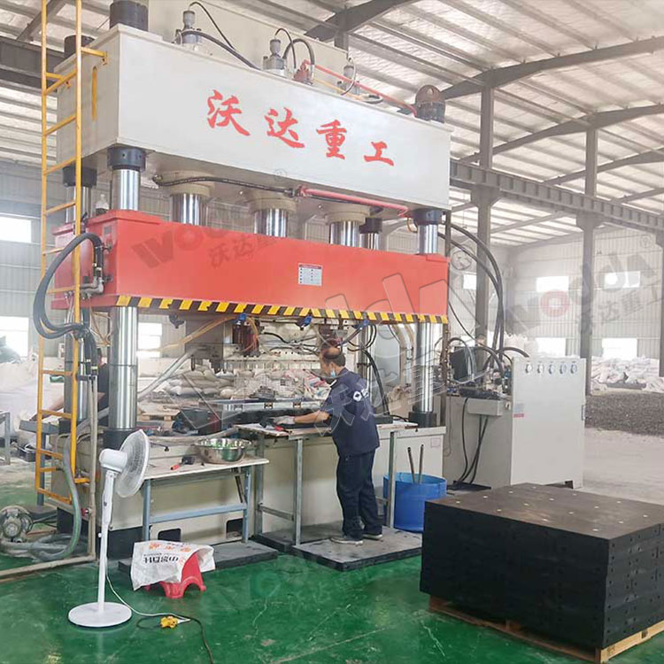 1000吨复合材料热压成型液压机 1000吨复合材料热压成型液压机