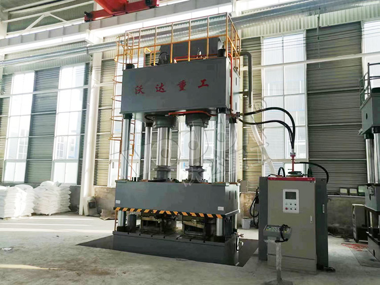 800吨双缸四柱液压机客户现场 800吨双缸四柱液压机客户现场