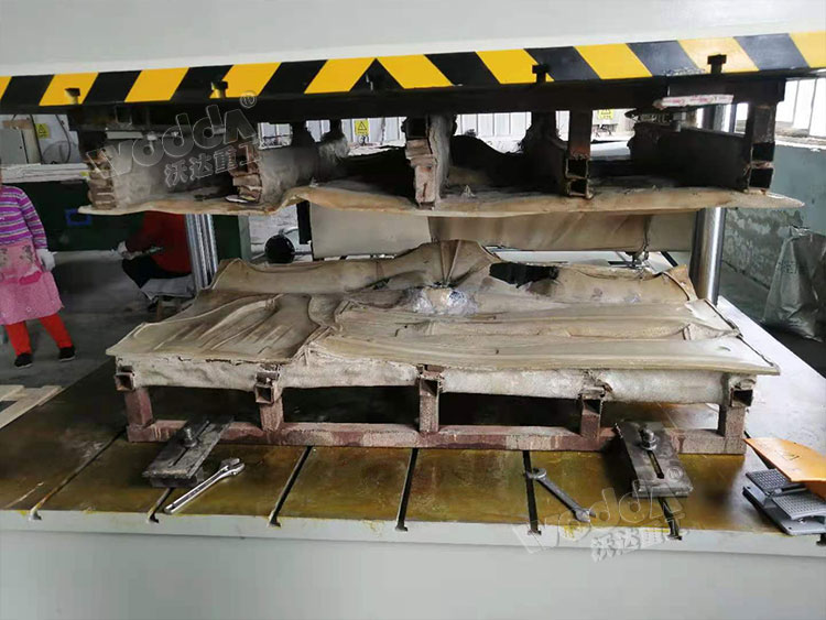 200吨液压机热压汽车内饰件 200吨液压机热压汽车内饰件