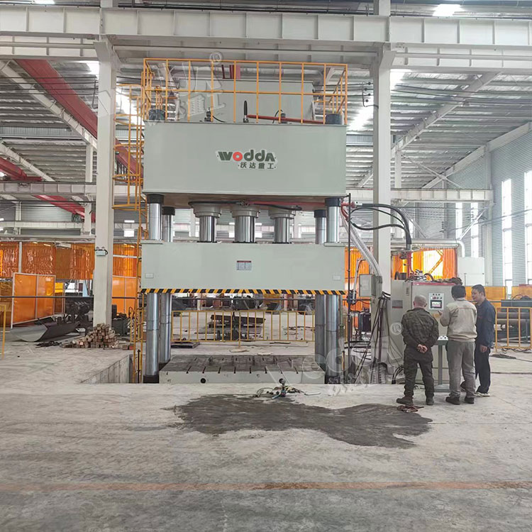 1000吨汽车配件拉伸液压机客户现场 1000吨汽车配件拉伸液压机客户现场