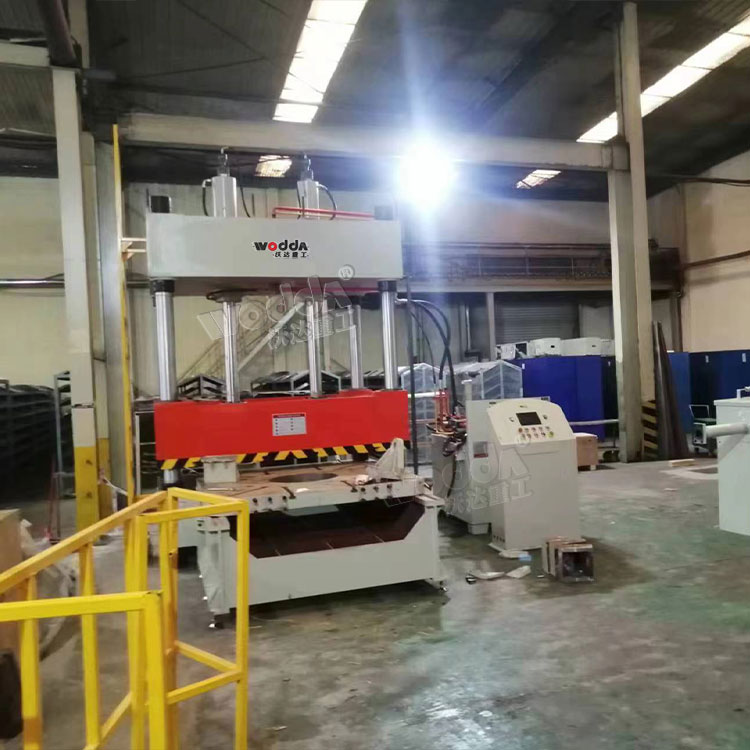 轮胎模具试验机客户车间现场 轮胎模具试验机客户车间现场