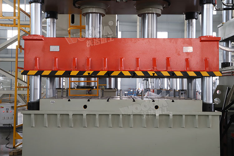 400吨四柱拉伸液压机细节图 400吨四柱拉伸液压机细节图