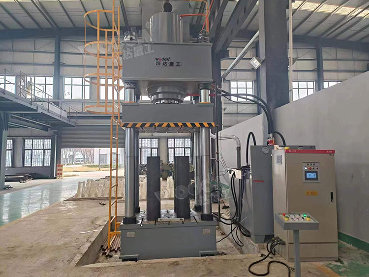 630吨伺服液压机 630吨伺服液压机