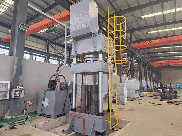 630吨SMC复合材料模压机 630吨SMC复合材料模压机