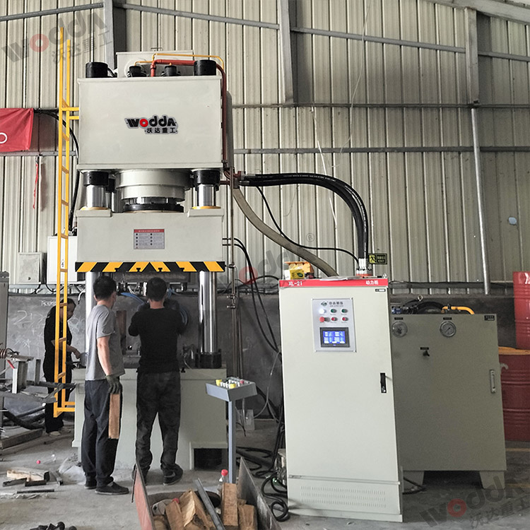 500吨热模锻液压机 500吨热模锻液压机