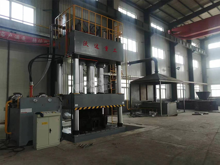 1000吨四柱液压机客户现场 1000吨四柱液压机客户现场