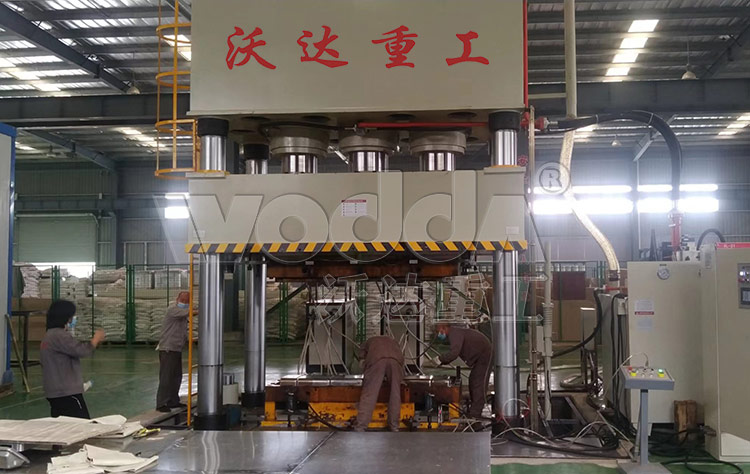 1500吨玻璃钢电缆桥架成型液压机 1500吨玻璃钢电缆桥架成型液压机