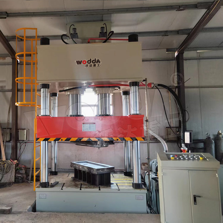 400吨金属冷挤压成型液压机客户现场 400吨金属冷挤压成型液压机客户现场