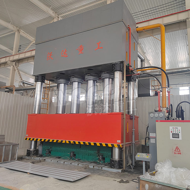 2500吨复合材料成型液压机 2500吨复合材料成型液压机