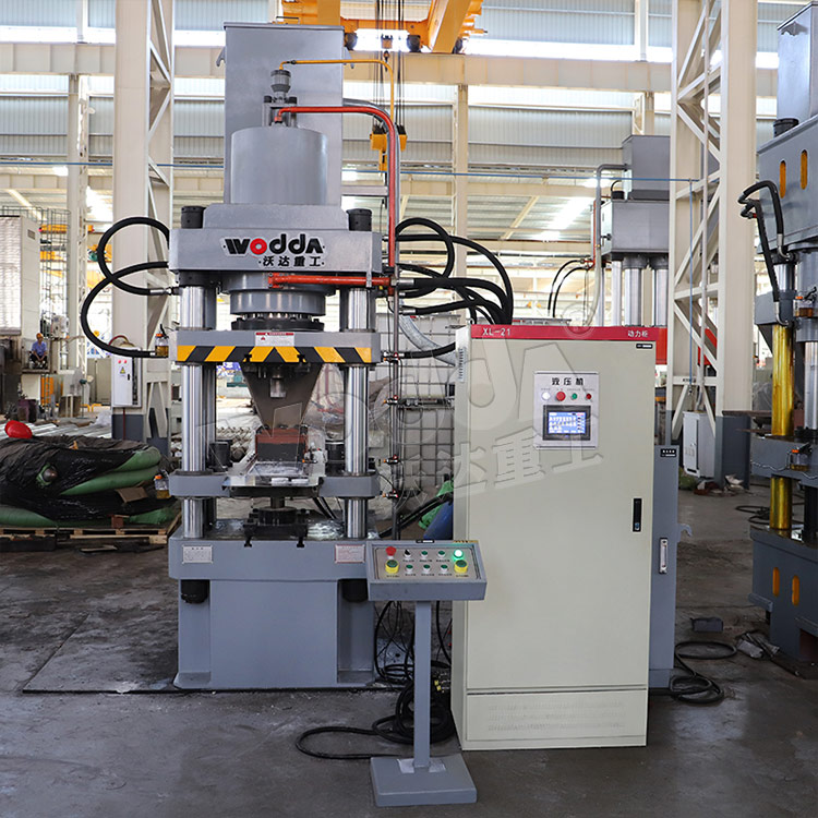 315吨陶瓷粉末成型液压机车间实物 315吨陶瓷粉末成型液压机车间实物