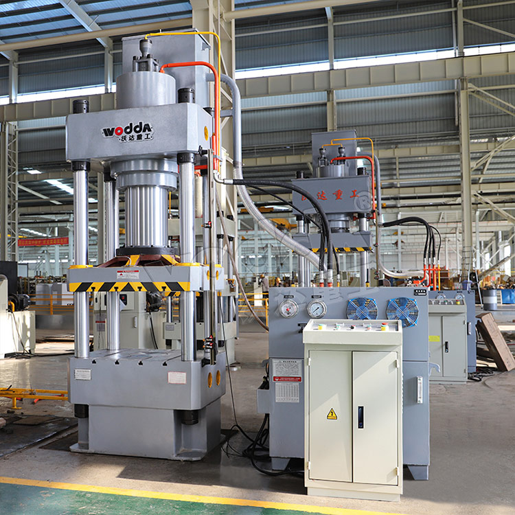 315吨四柱液压机试机 315吨四柱液压机试机