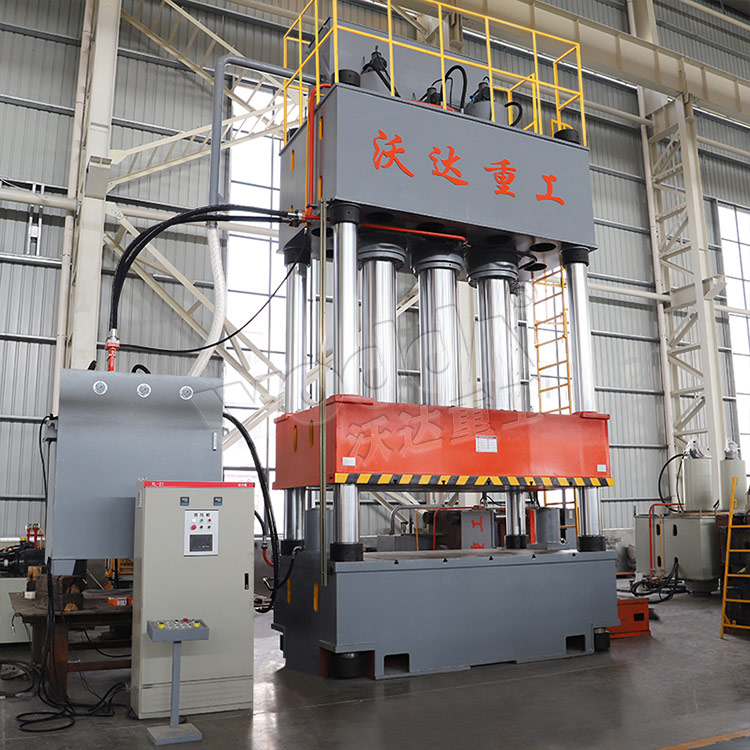 1500吨三梁四柱液压机 1500吨三梁四柱液压机