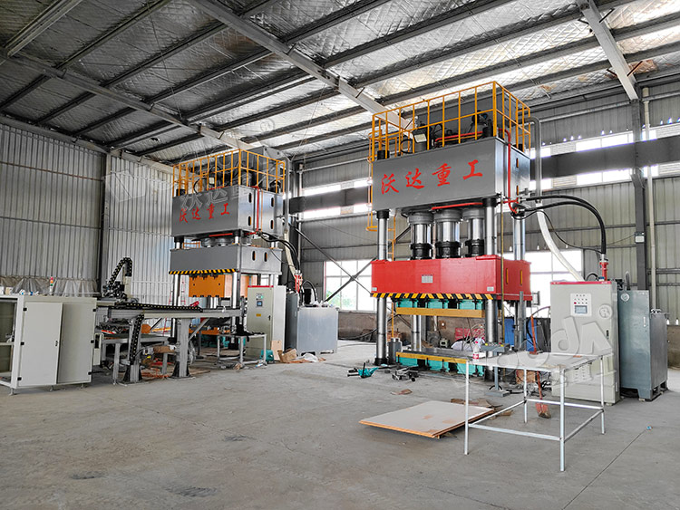 1500吨四柱液压机模压SMC汽车挡风板 1500吨四柱液压机模压SMC汽车挡风板