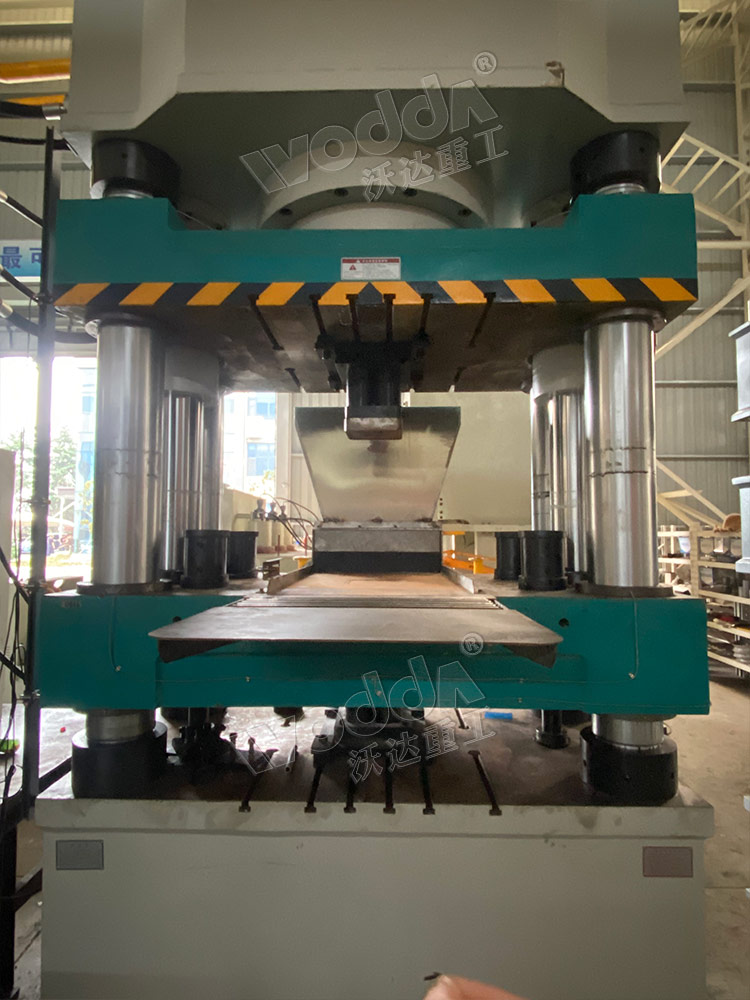 800吨盐砖机工作台 800吨盐砖机工作台