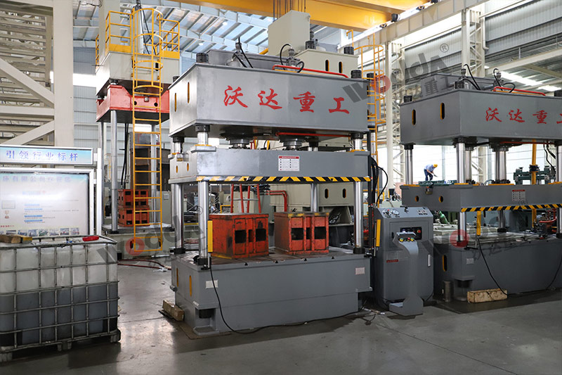 200吨三梁四柱液压机 200吨三梁四柱液压机